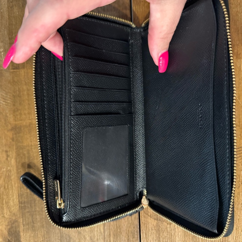 Coach Black Pebbled Leather Wristlet Wallet - Picture 4 of 4